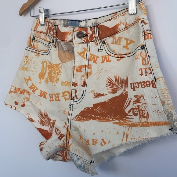 BDG Urban Outfitters Graphic Print Pitched Waist Short Size 27 - Picture 9 of 16